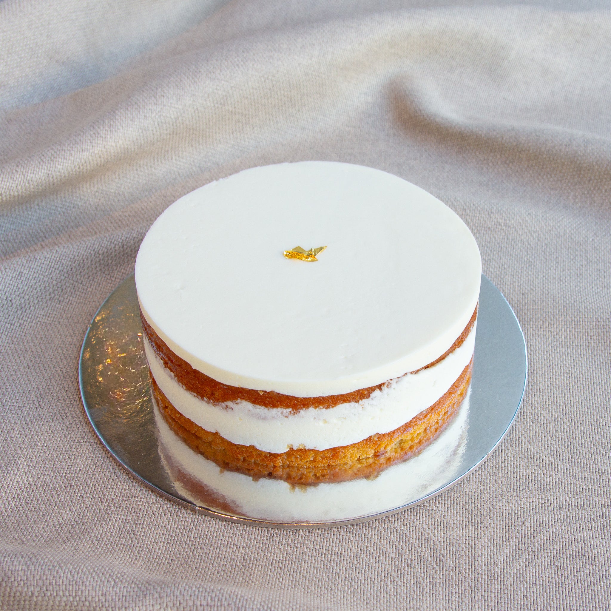 Hola buenas noches Es la primera vez que publico algo Este lo hize hoy yo  ☺️🎂 es el pastel de harry Potter cuando cumple 11 años solo le cambie el  nombre Críticas, image size:2048x2048